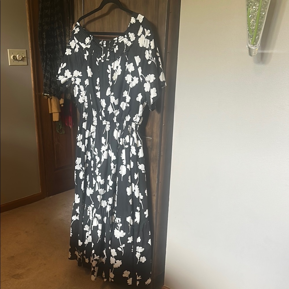Ann Taylor Black and White Floral Maxi Dress